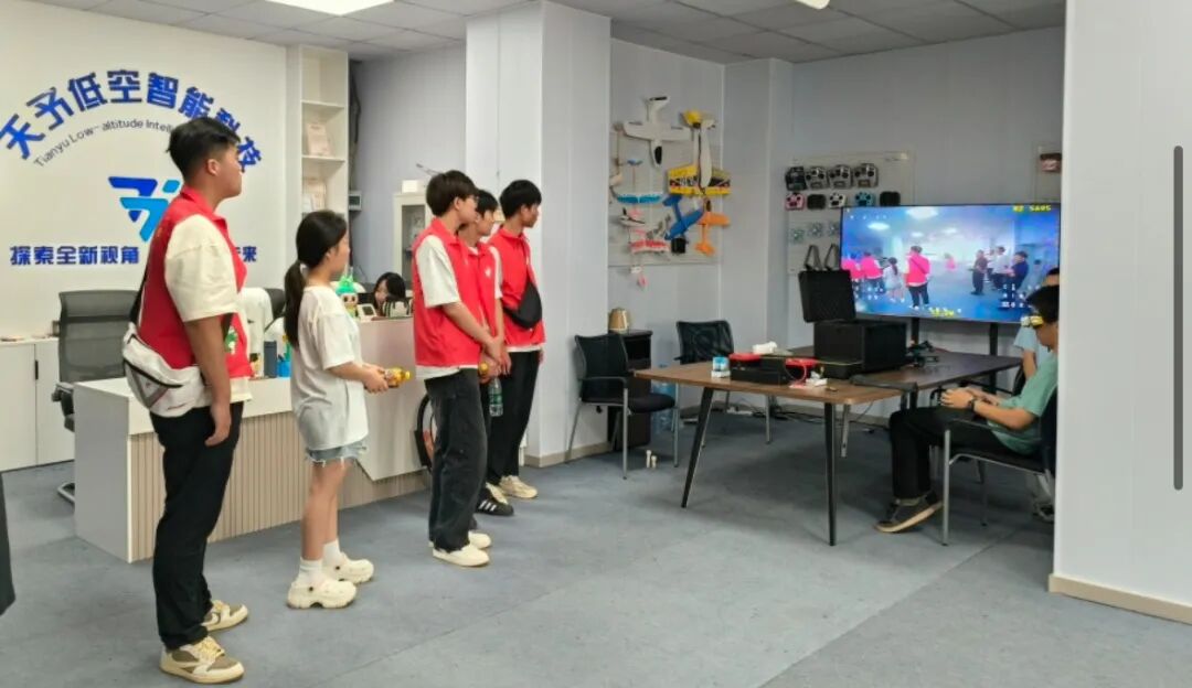 科技赋能乡村，青春笃行振兴——我校“云翼兴乡”实践团2025年暑期“三下乡”社会实践纪实