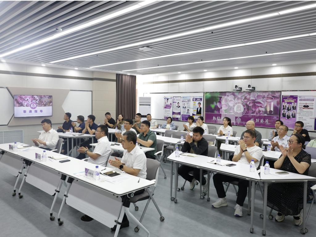 从实验室到区域热土 2025年青年博士研讨会畅谈教育技术服务赋能高质量发展
